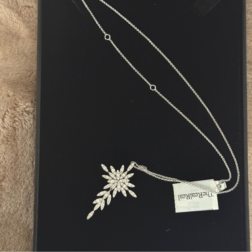 18 kt White Gold Snowflake/Cross Diamond Pendant Necklace - Picture 4 of 12